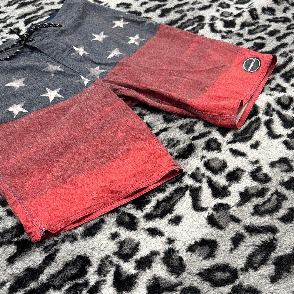 O'Neill Men's Patriotic Red and Navy Board Shorts - Picture 4 of 6